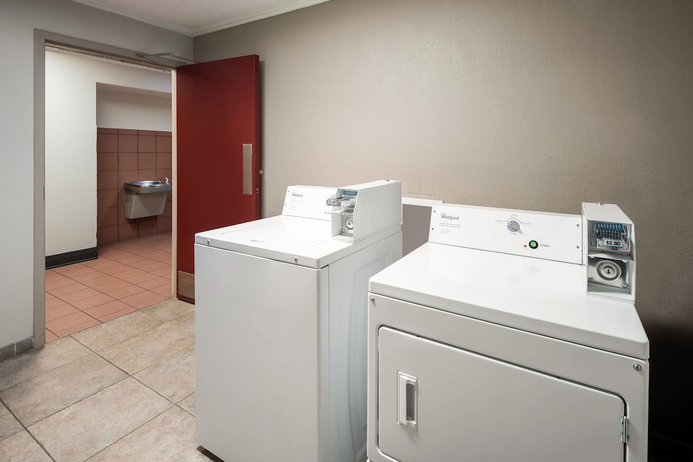 Red Roof Inn Lexington Hamburg - photo 29