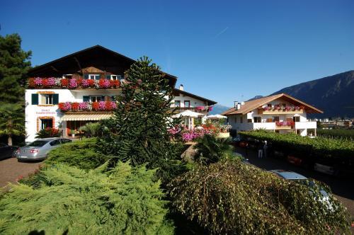Hotel Traubenheim - carbon neutral hotel in Tesimo