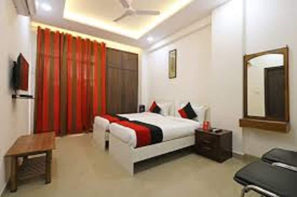 Omi Petals47 - carbon neutral hotel in Noida