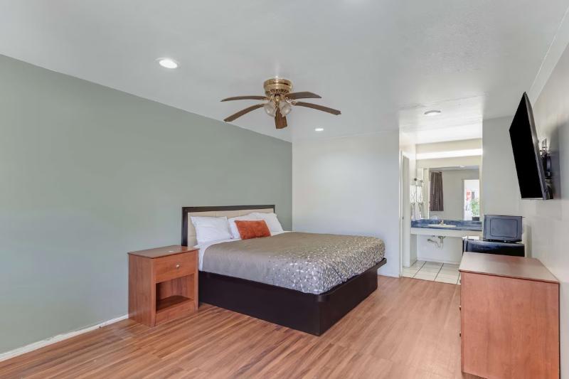 Americas Best Value Inn San Antonio - photo 28