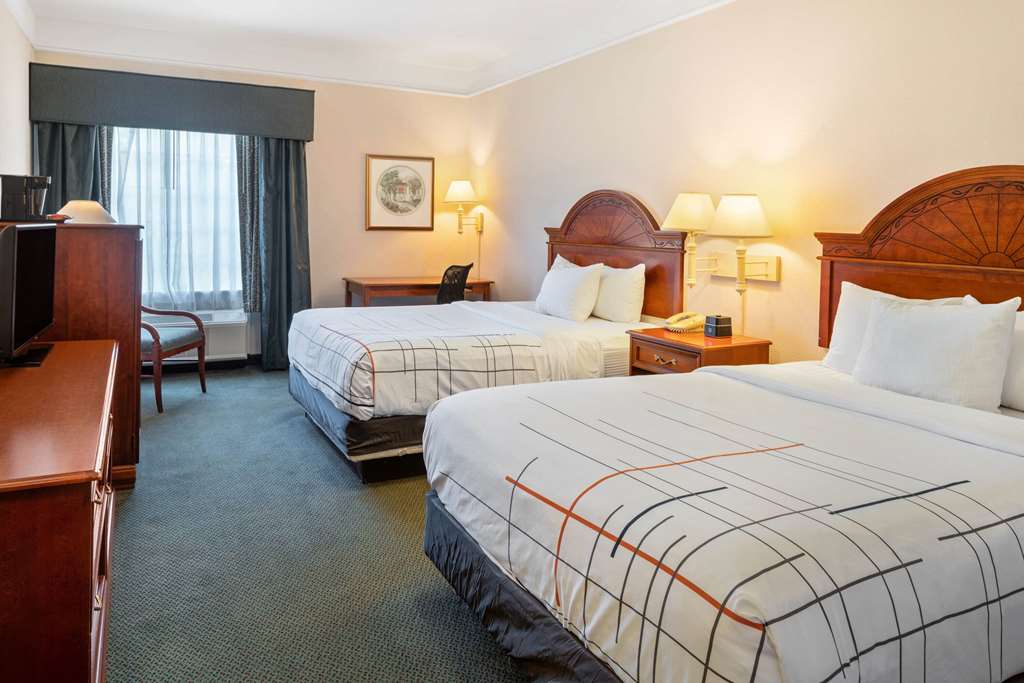 La Quinta Inn and Suites Fort Myers I 75 - photo 17