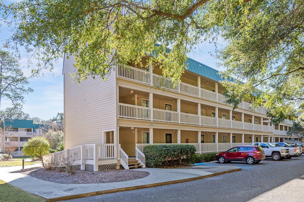 Pool Access And Balcony Hilton Head Resort Condo - photo 41