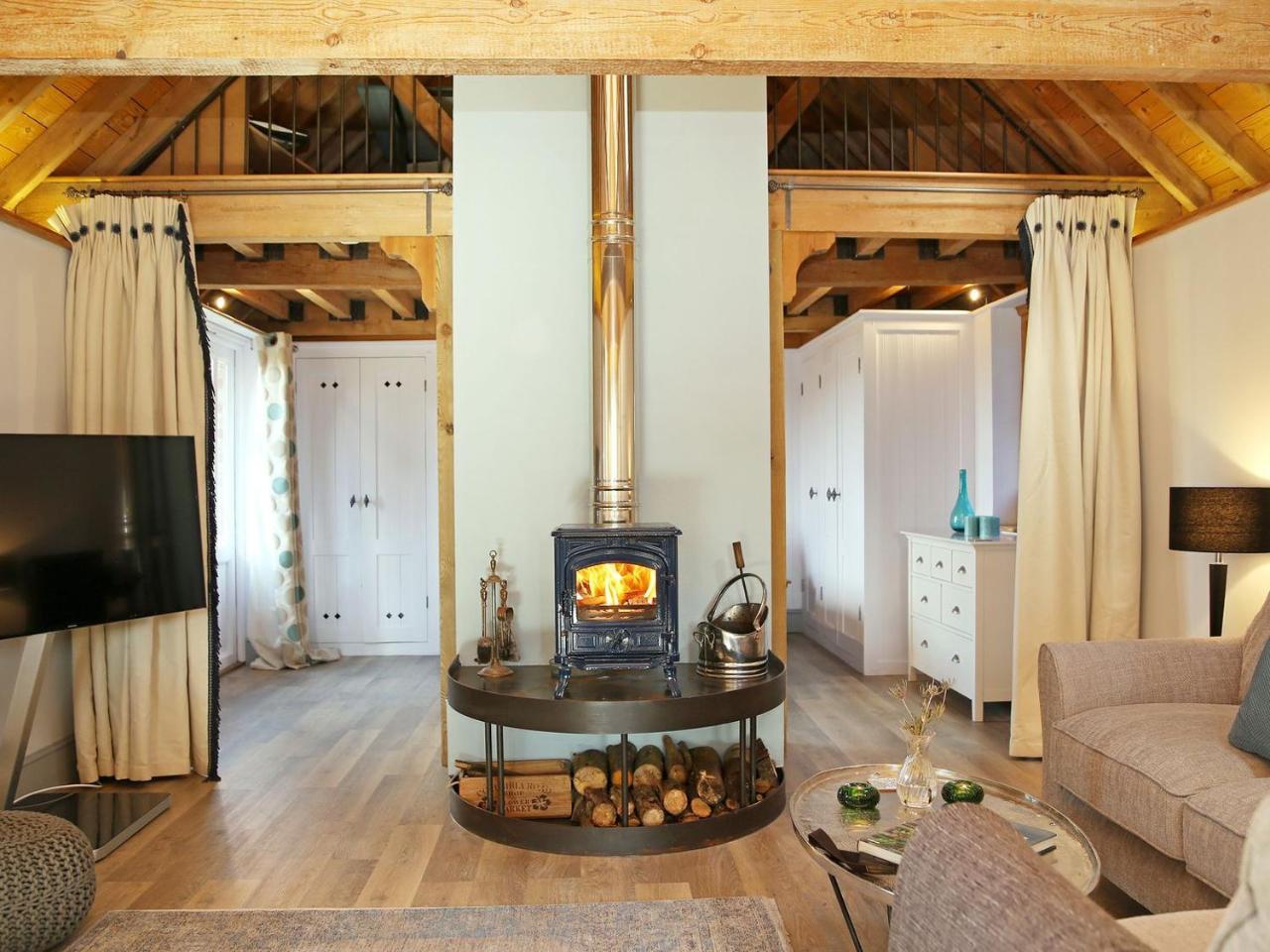 The Barn At Banks Cottage — 4-Star Luxury Hotel in Pulborough, United Kingdom