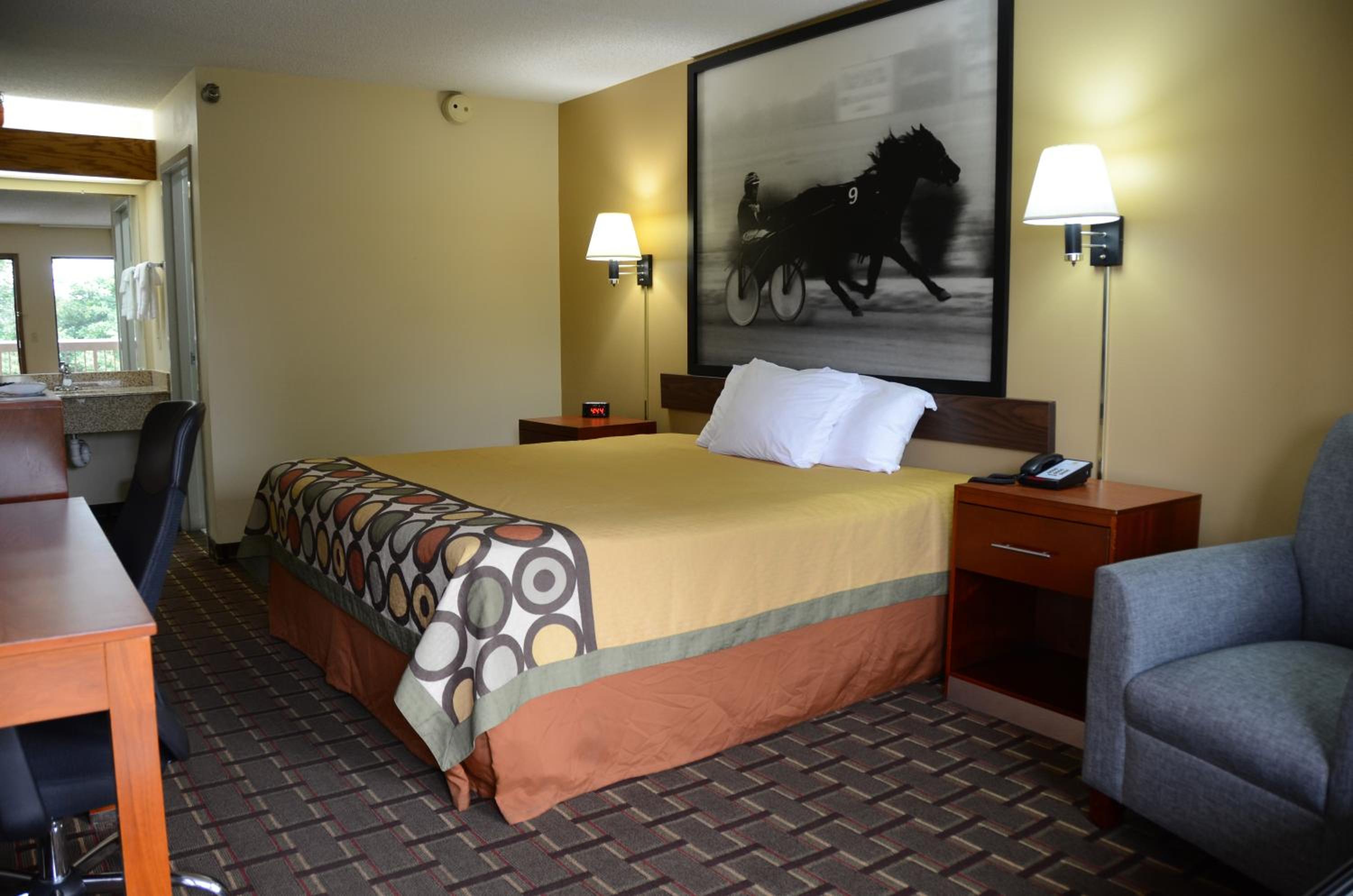 Super 8 by Wyndham Franklin Hwy 31 - photo 8