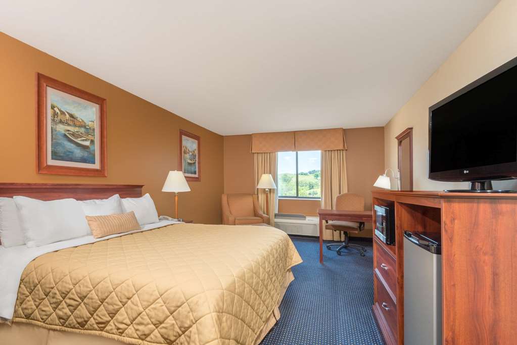 Ramada by Wyndham Catlettsburg Ashland - photo 15
