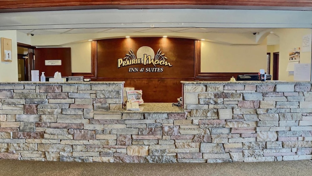 Prairie Moon Inn Suites Unity — Unity