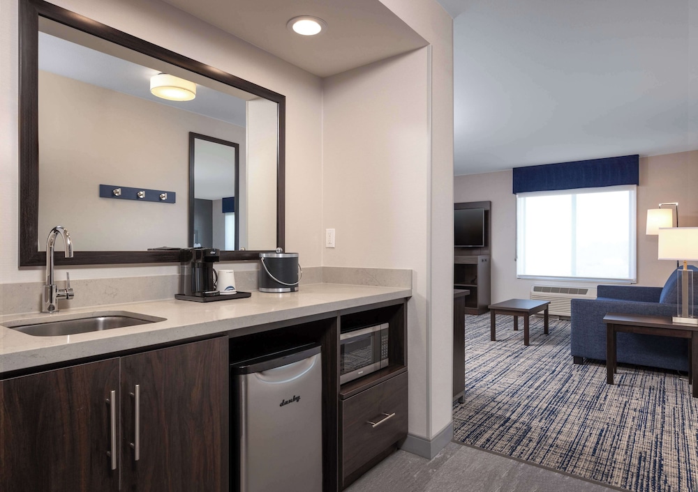 Hampton Inn & Suites Manteca - photo 10