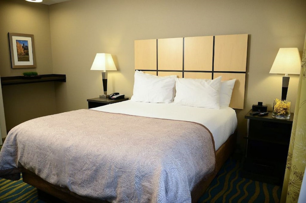Candlewood Suites Denver Northeast Brighton an IHG Hotel - photo 2