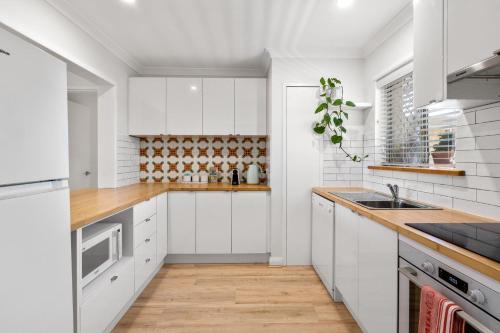 The Avenue Fremantle 3 Bed — 4-Star Luxury Hotel in South Fremantle, Australia