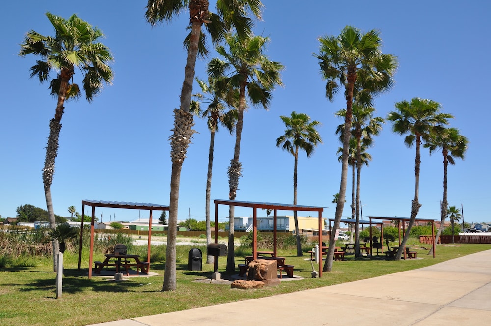 Plantation Suites & Conference Center - photo 42