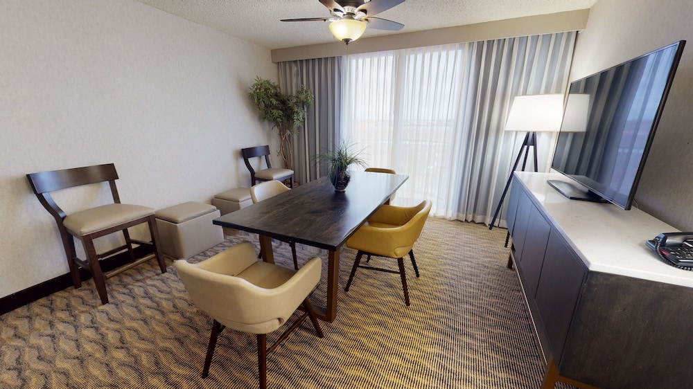 Embassy Suites by Hilton Oklahoma City Will Rogers Airport - photo 15