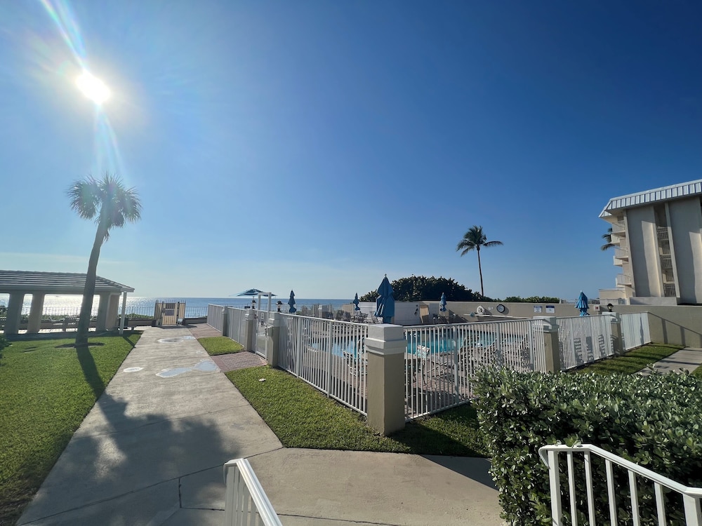Gulfstream Manor - photo 9