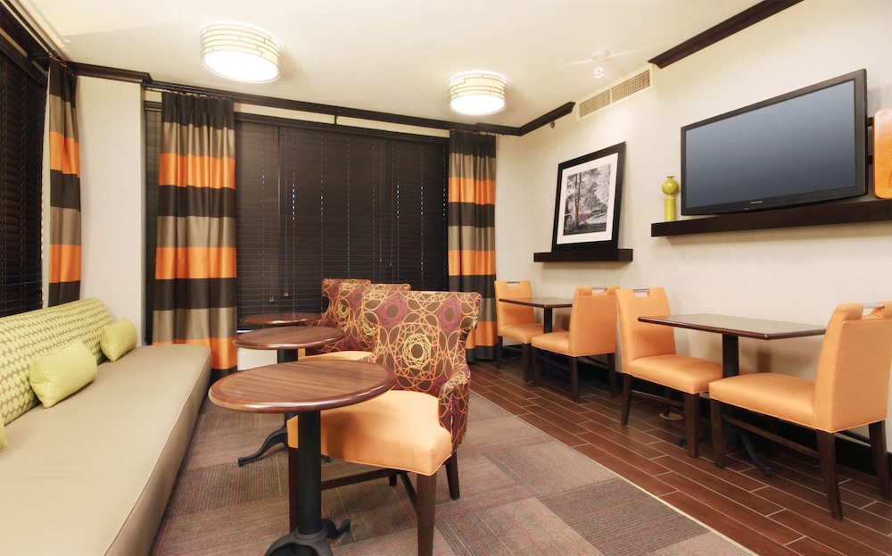 Hampton Inn Kansas City Overland Park - photo 7