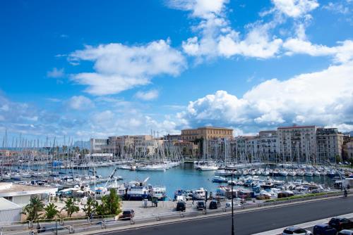 Vela House charming front of sea — 4-Star Luxury Hotel in Palermo, Italy