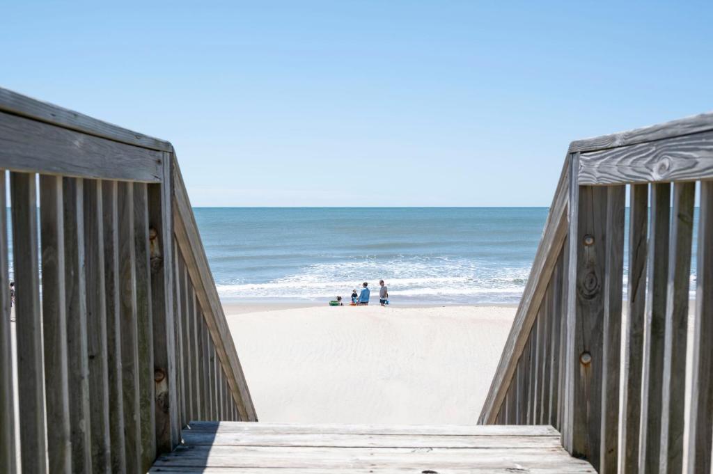 Windward Mark by Oak Island Accommodations - photo 8