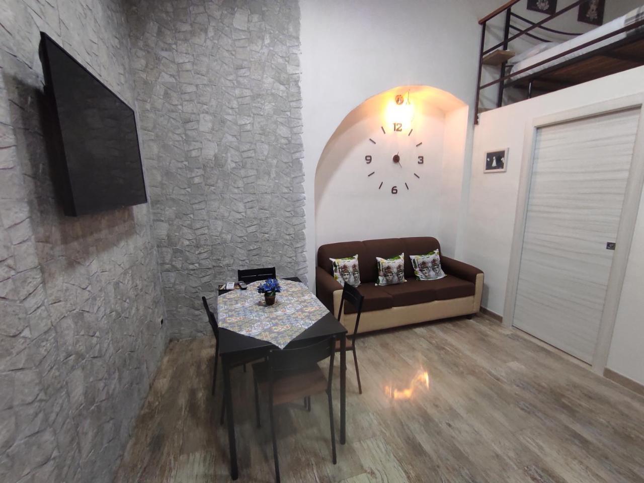 Tapia’s Rooms Big in Catania, Italy