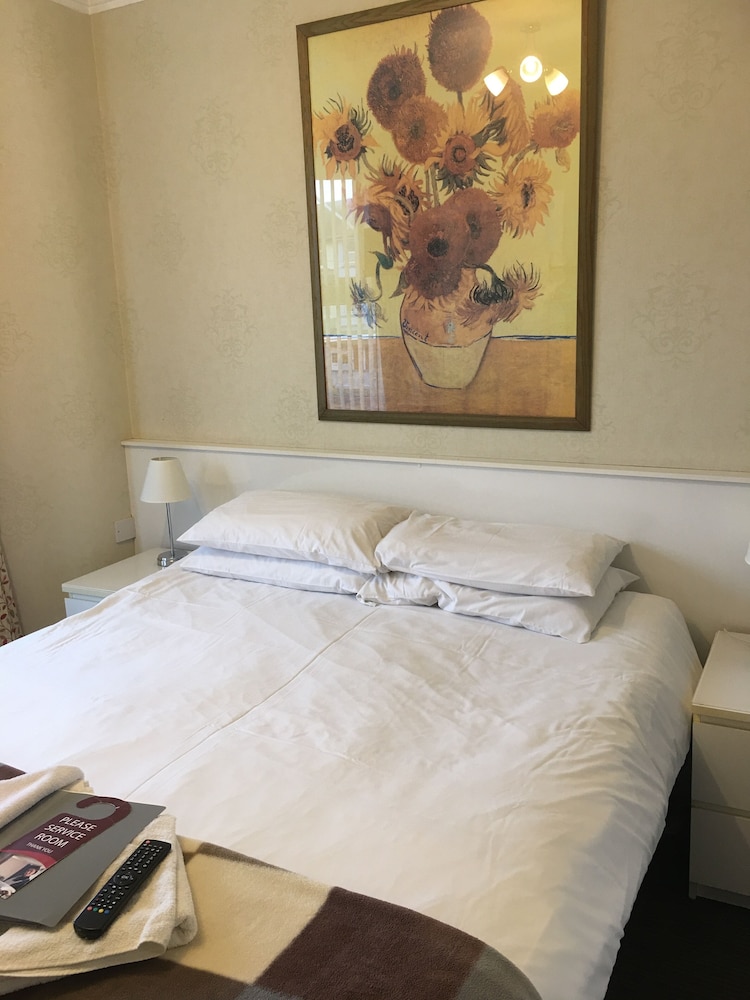 Glenheath Hotel - last minute hotel in Blackpool