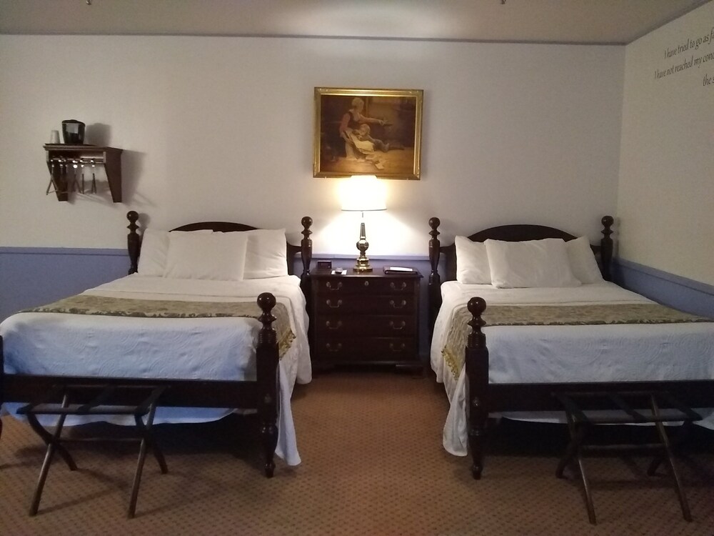 The Charles Inn at Vacationland Inns - photo 22