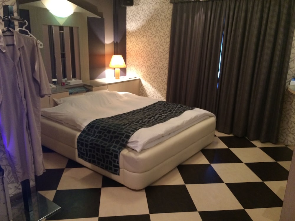Algara hut - carbon neutral hotel in Unknown City