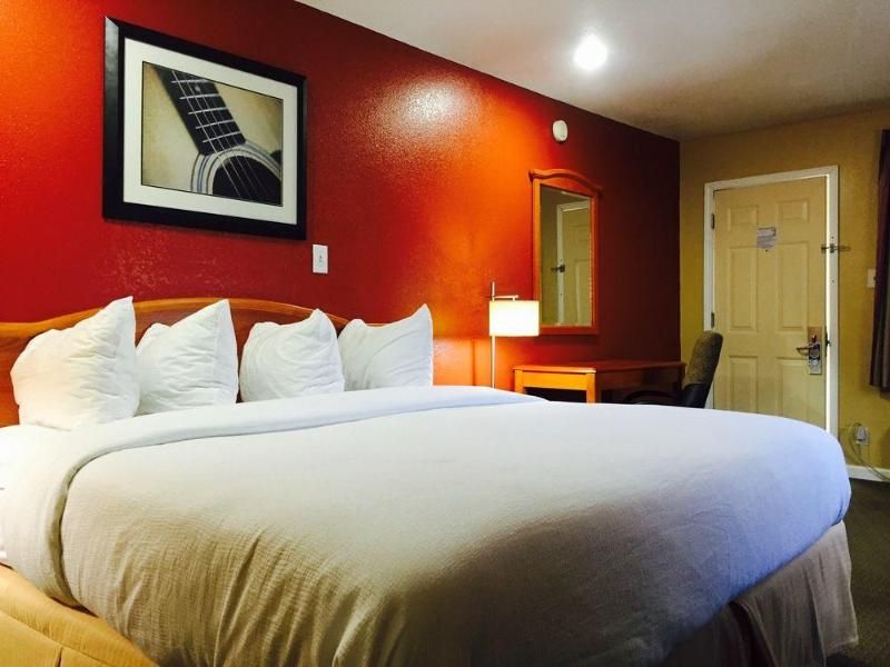 Vista Inn & Suites Memphis - featured photo