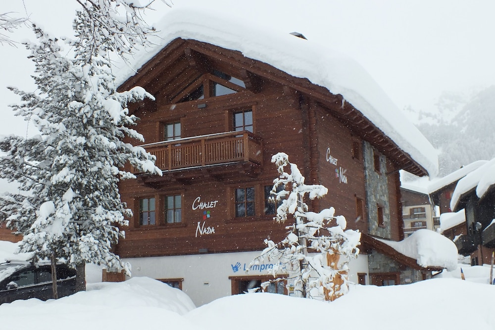 Chalet Nada — 4-Star Luxury Hotel in Livigno, Italy