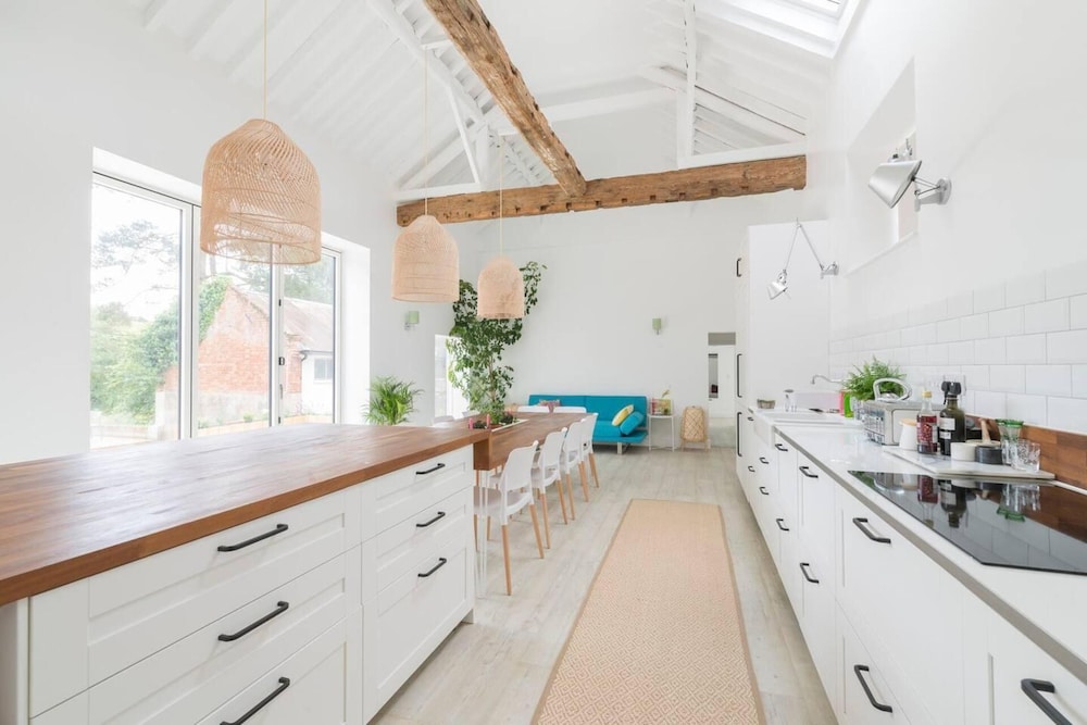 Simple Coastal Luxury Near Southwold Sleeps 10 in Southwold, United Kingdom