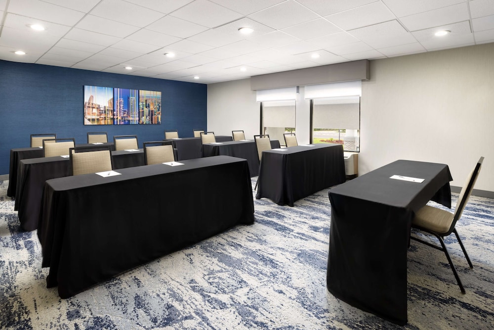 Hampton Inn Long Island Islandia - photo 28