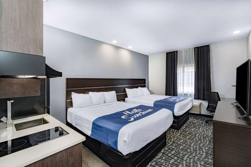 Days Inn & Suites by Wyndham Horn Lake Memphis Graceland - photo 26