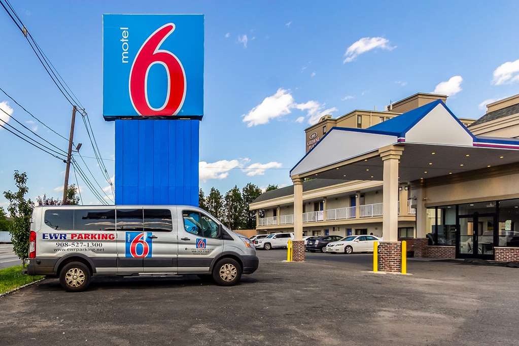 Motel 6 Elizabeth NJ Newark Liberty Intl Airport - photo 27