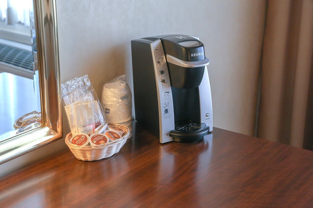 Best Western Merry Manor Inn - photo 21