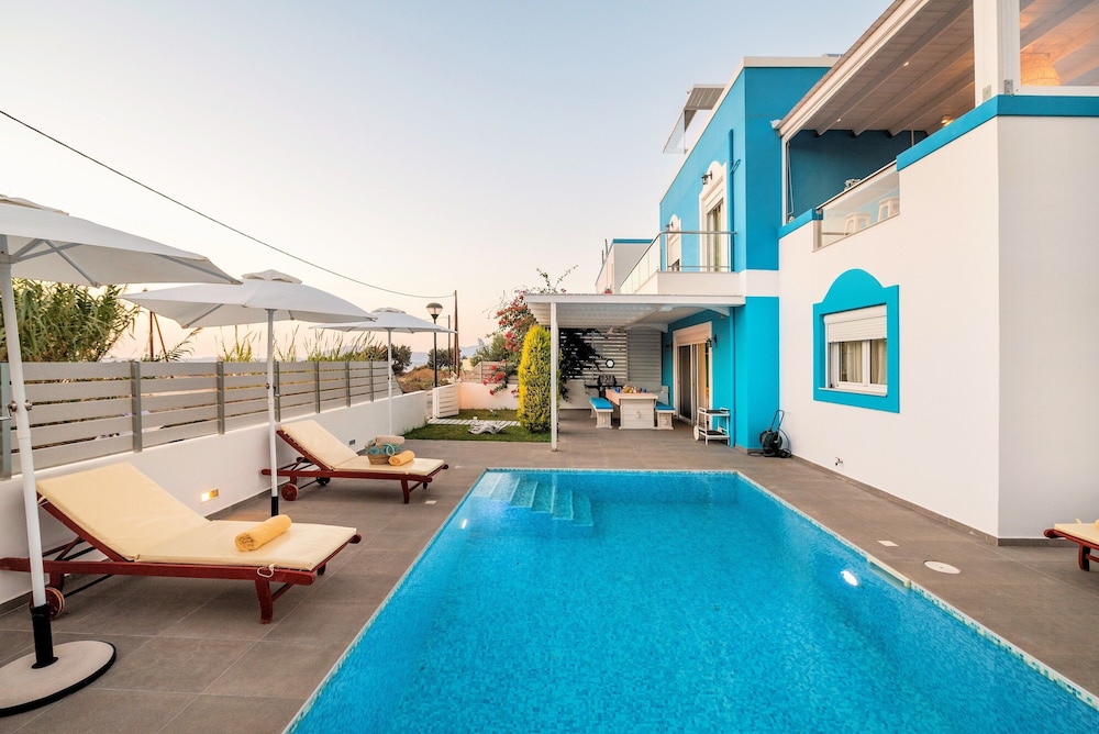 Seabreeze Villa with Jacuzzi & heated pool — 4-Star Luxury Hotel in Kos, Greece