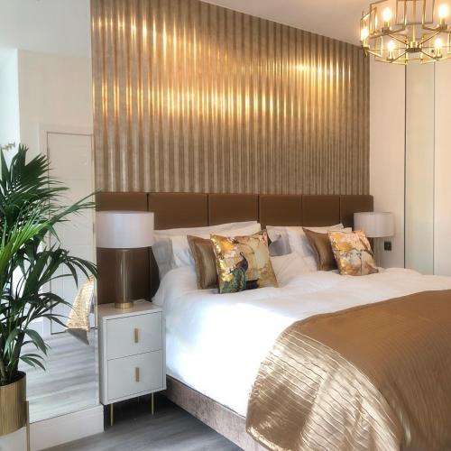 THE PALMS Lux living Condo B'mouth Town Centre & Beach — 4-Star Luxury Hotel in Bournemouth, United Kingdom