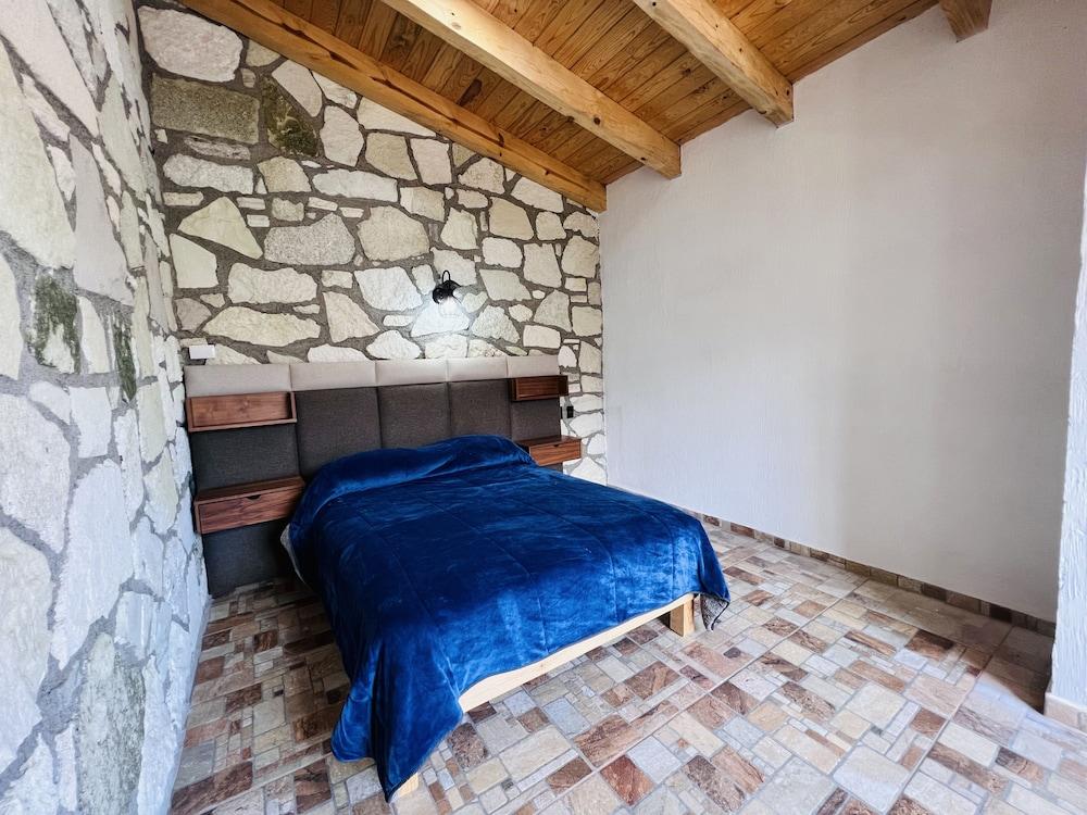 Cabaña La Uva in Huasca De Ocampo, Mexico