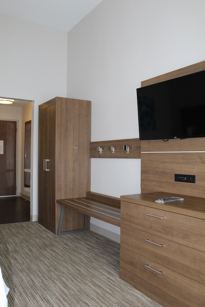 Holiday Inn Express and Suites Gettysburg by IHG - photo 33