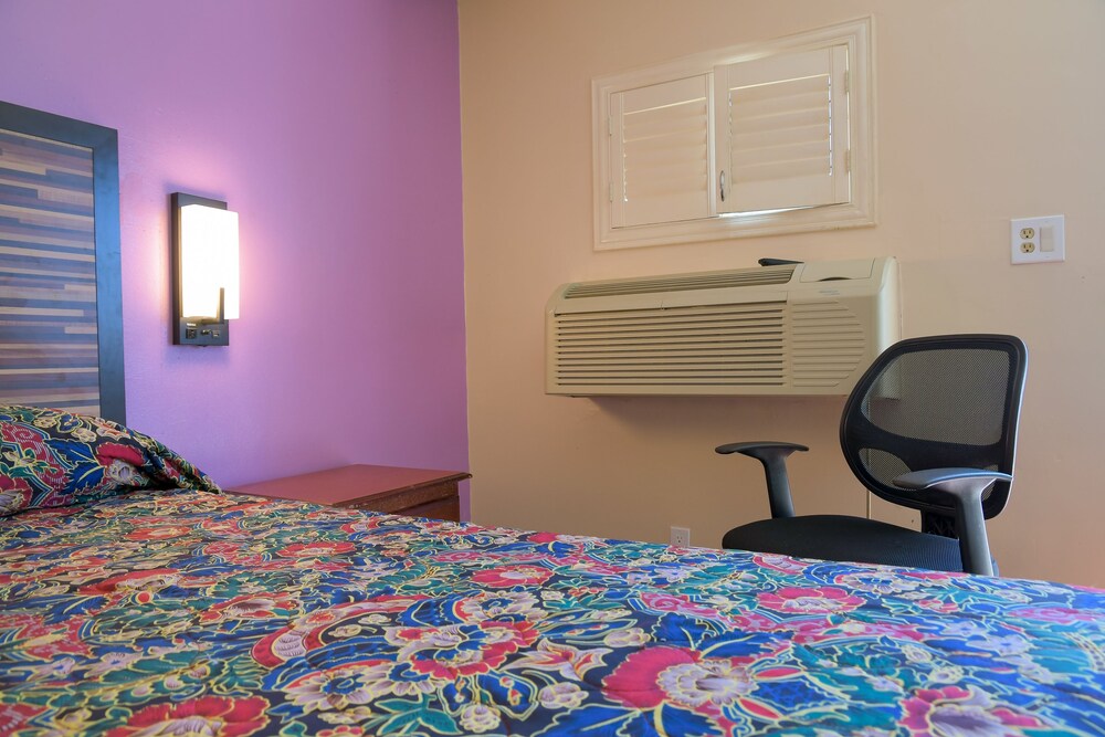 Merle Motel - photo 7