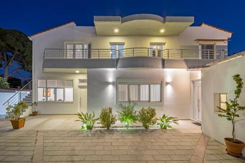 Sky Char Ialysos — 4-Star Luxury Hotel in Ialysos, Greece