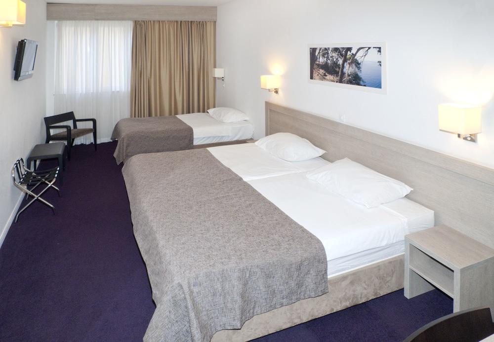 Hotel Adria — 4-Star Luxury Hotel in Dubrovnik, Croatia