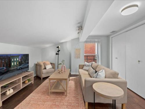 Studio steps to Soccer and OTR and Downtown — 4-Star Luxury Hotel in Cincinnati, United States
