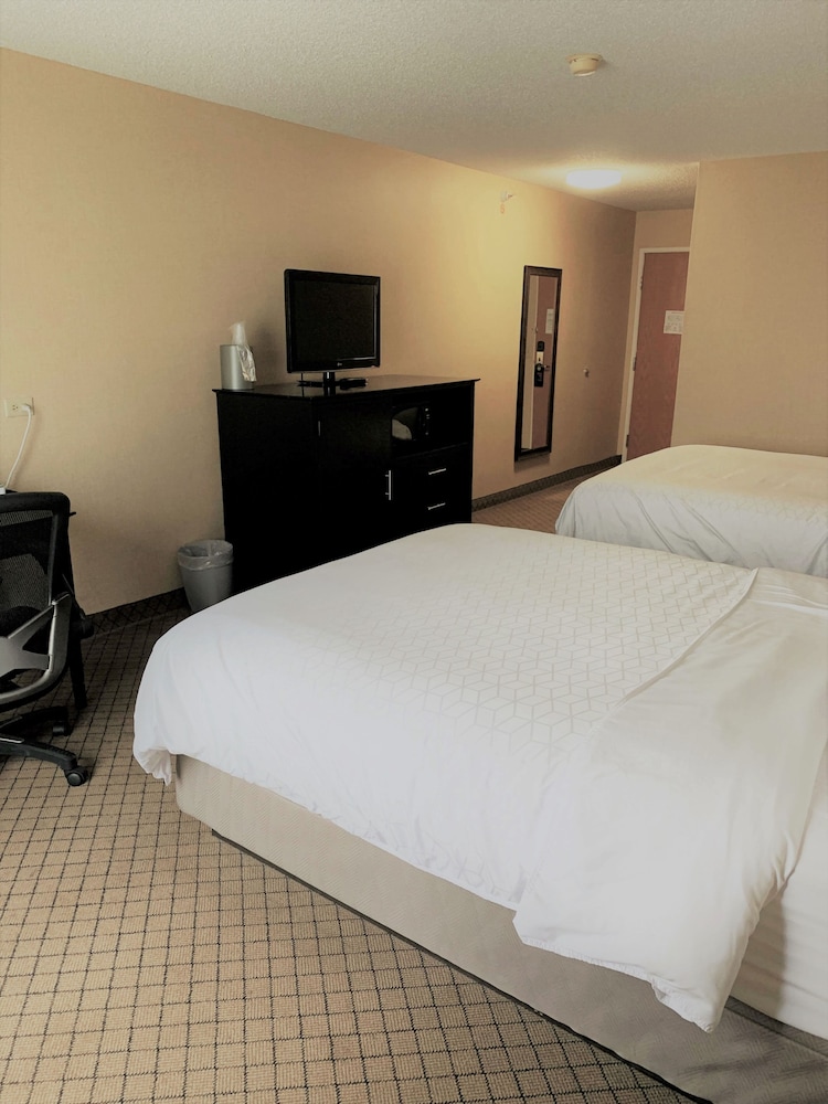 Holiday Inn Express Hotel & Suites Plymouth by IHG - photo 8