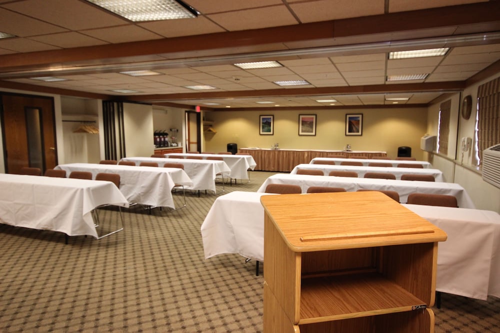 Garner Hotel Butte by IHG - photo 56