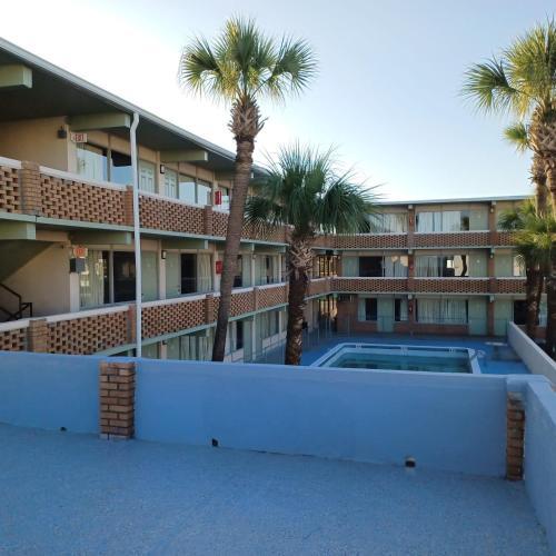 Palms by the Beach Motel - photo 25