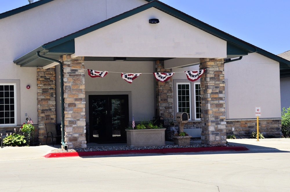 Cobblestone Inn & Suites Denison Majestic Hills - photo 69