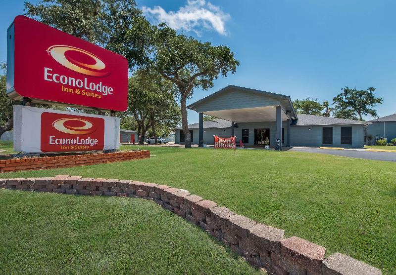 Econo Lodge Inn & Suites Fulton Rockport — hotel in Rockport