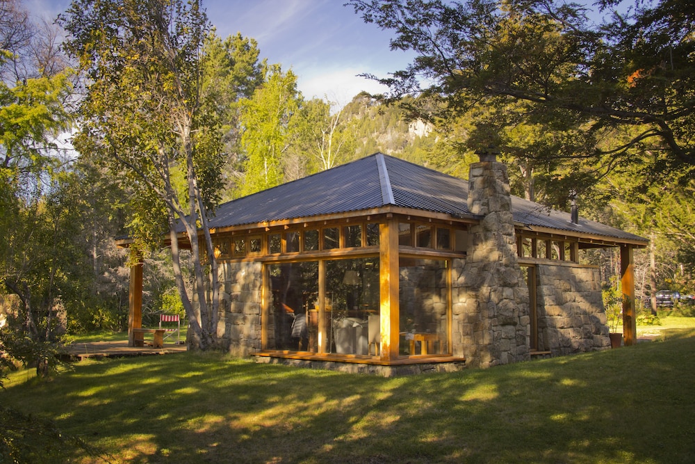 Eco Domos Lago Verde in Esquel, Argentina