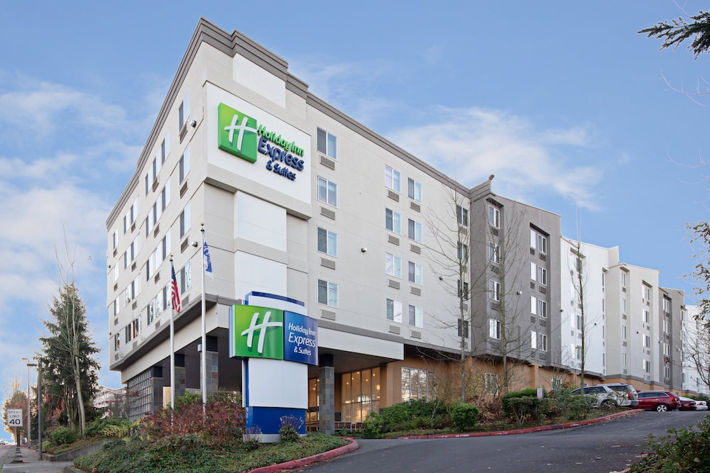 Holiday Inn Express & Suites Seattle Sea Tac Airport - carbon neutral hotel in Seatac