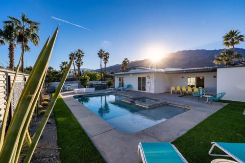 Villa Mosaic Vibrant Palm Springs Retreat — 4-Star Luxury Hotel in Palm Springs, United States