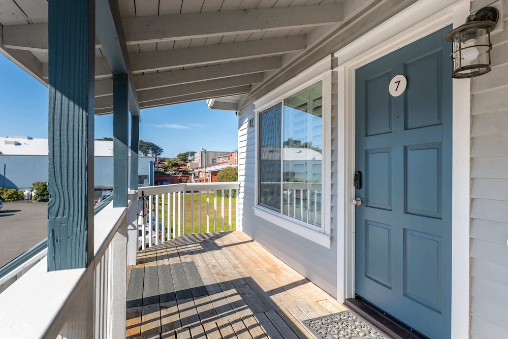 Bandon Marina Inn - photo 56