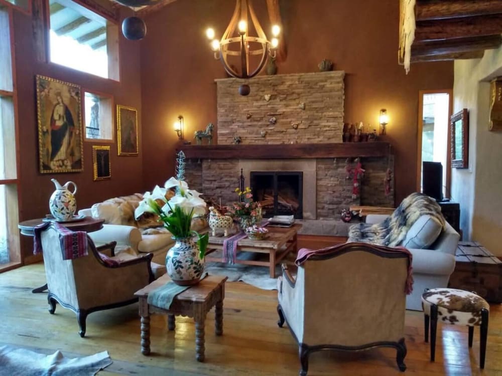 Inviting 10 Bed Villa In Urubamba Cusco Peru 17130529 — Huayllabamba