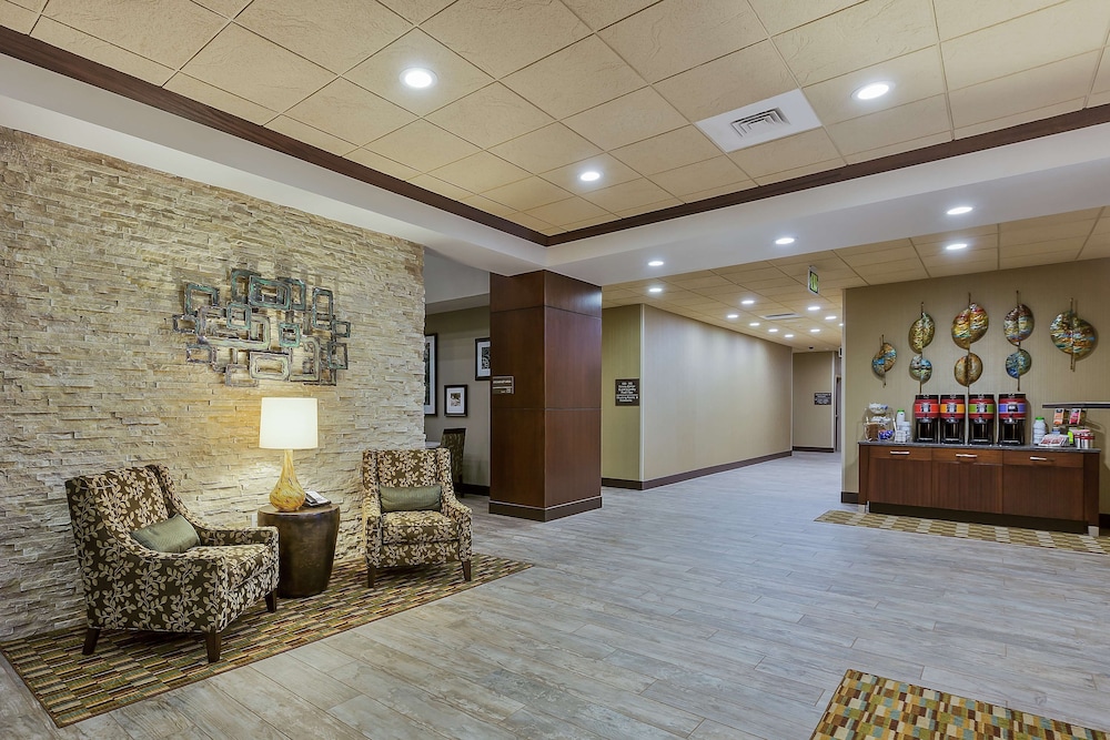 Hampton Inn & Suites Bend - photo 2