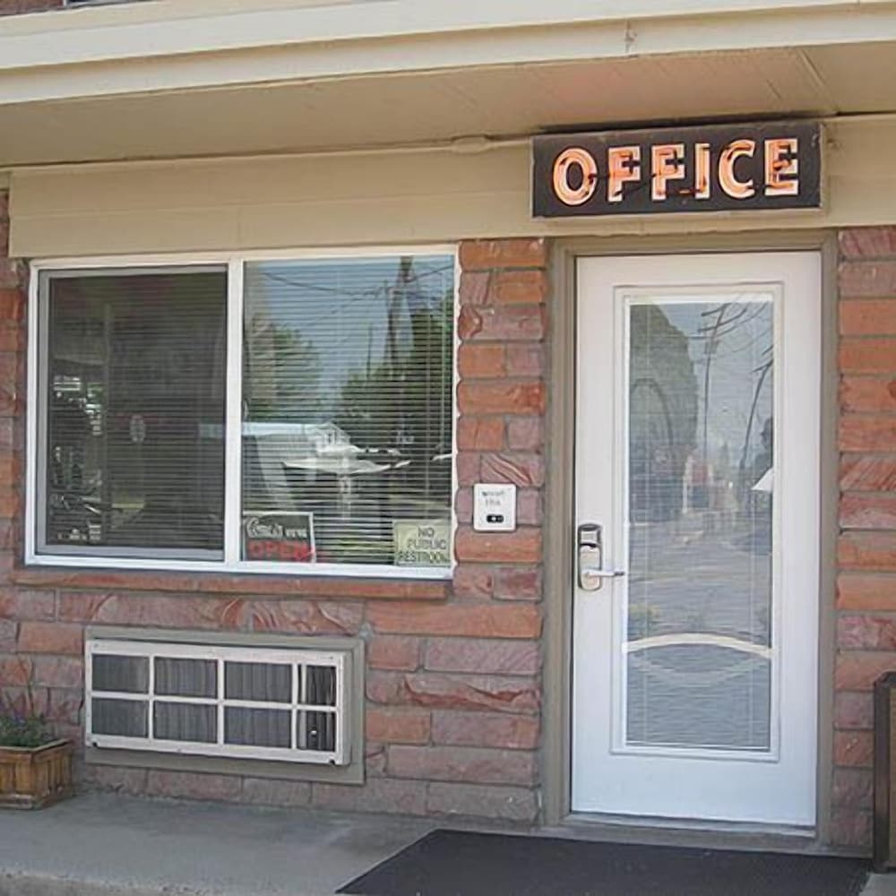 Interstate 8 Motel - photo 13